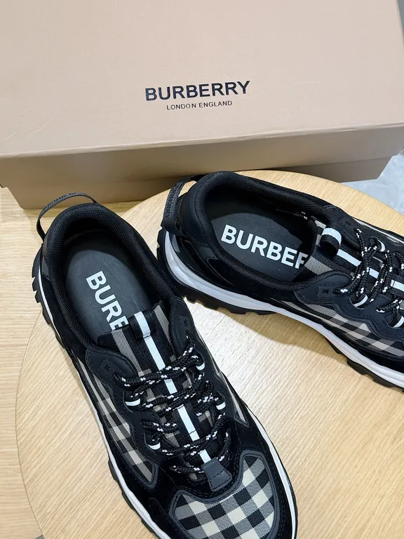 Burberry Shoe 